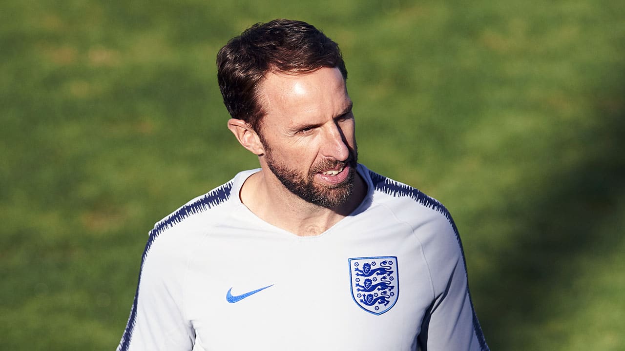 T&eacute;cnico da Inglaterra, Southgate critica in&iacute;cio cedo demais da Premier League