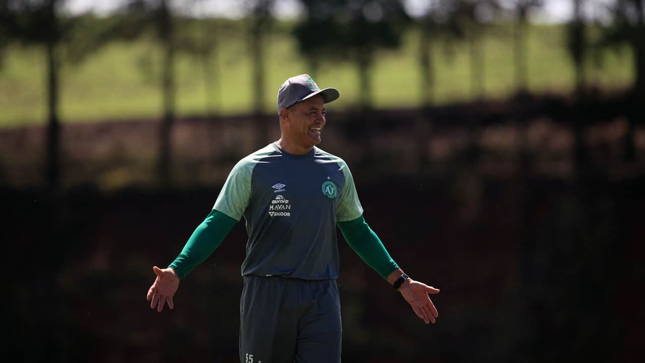 Wagner Miranda, preparador de goleiros: &ldquo;Tecnicamente, o Brasil tem os melhores goleiros do mundo&rdquo;