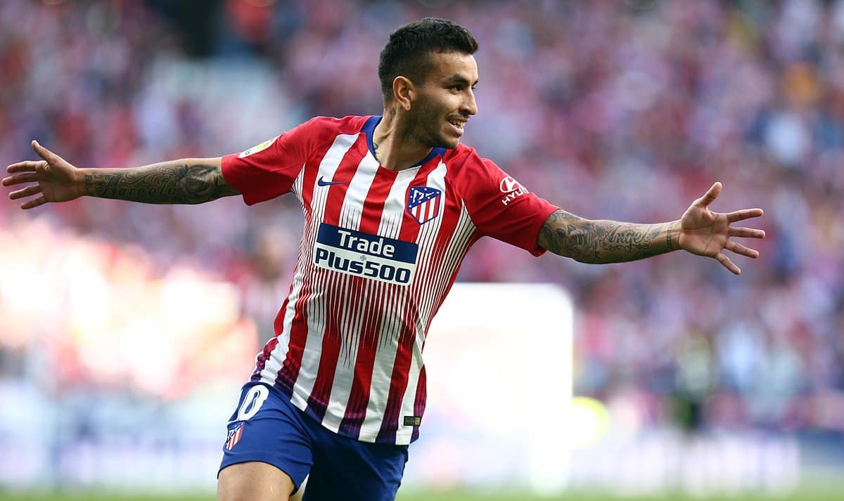 &Aacute;ngel Correa sai do banco para resolver e o Atl&eacute;tico se confirma ao derrotar o Betis