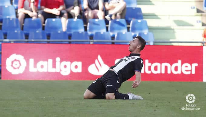 Bardhi deu uma li&ccedil;&atilde;o sobre como marcar um gol de falta no Campeonato Espanhol