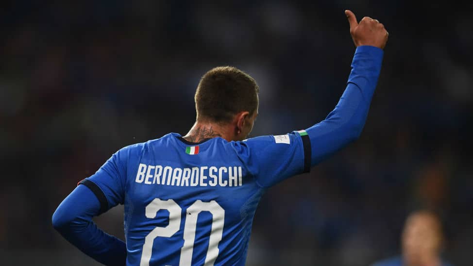 Meio feio? Meio frango? Bernardeschi fez um gol dif&iacute;cil de descrever