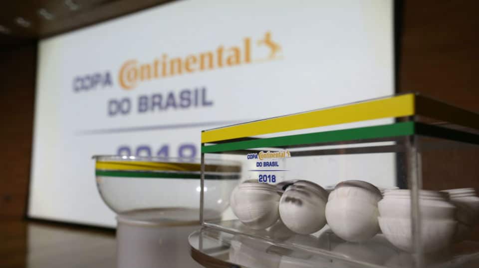 O calend&aacute;rio 2019 do futebol brasileiro s&oacute; reitera a certeza de que todos s&atilde;o feitos ou se fazem de palha&ccedil;os