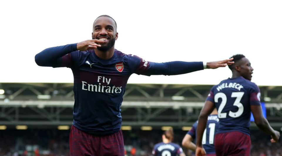 Com uma dose de encanto, o Arsenal lembrou seus melhores tempos para envolver e golear o Fulham