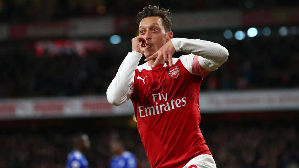 &Ouml;zil nos agraciou com uma atua&ccedil;&atilde;o magistral. E o Arsenal, com um gola&ccedil;o