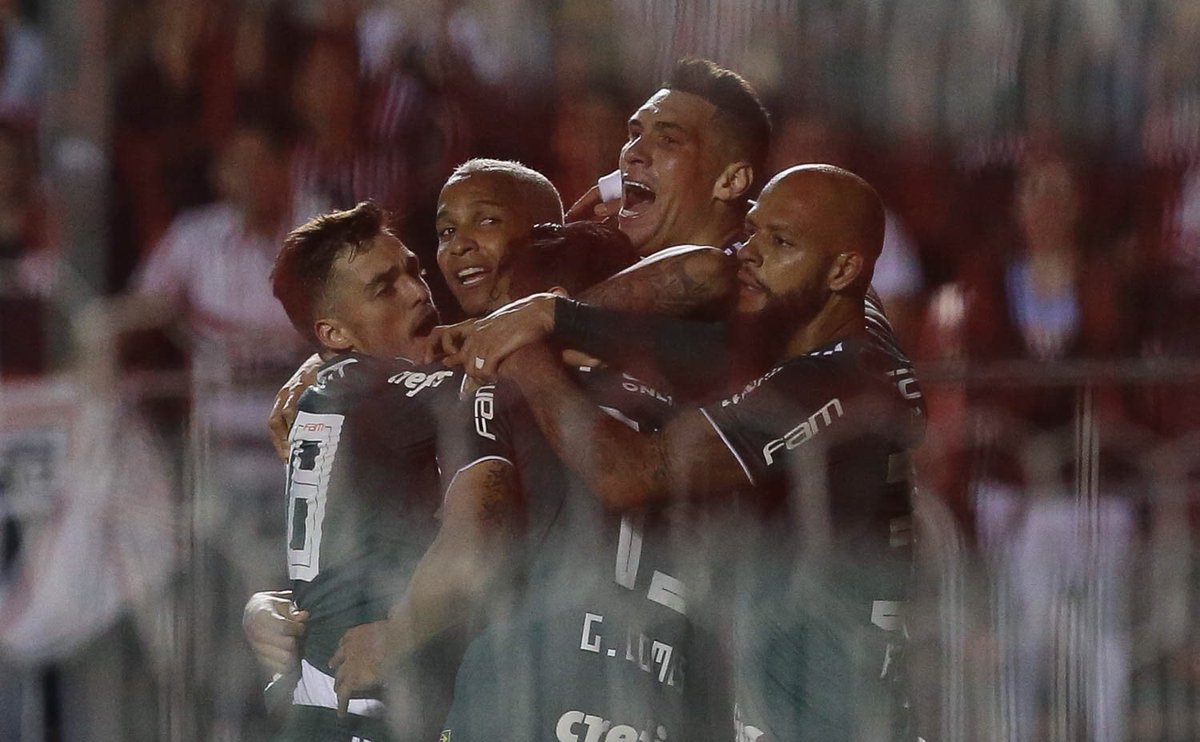 O Palmeiras foi senhor do cl&aacute;ssico no Morumbi e reafirma o peso de seu elenco