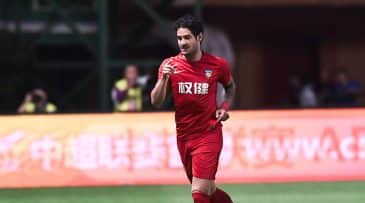 É o Chinês, mas não se nega a categoria de Alexandre Pato nesta belíssima tripleta