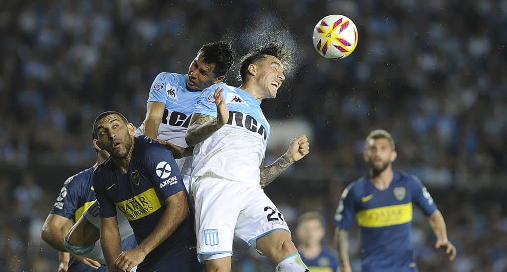 O Campeonato Argentino est&aacute; no in&iacute;cio, mas Racing e Boca fizeram um duelo com contornos de decis&atilde;o
