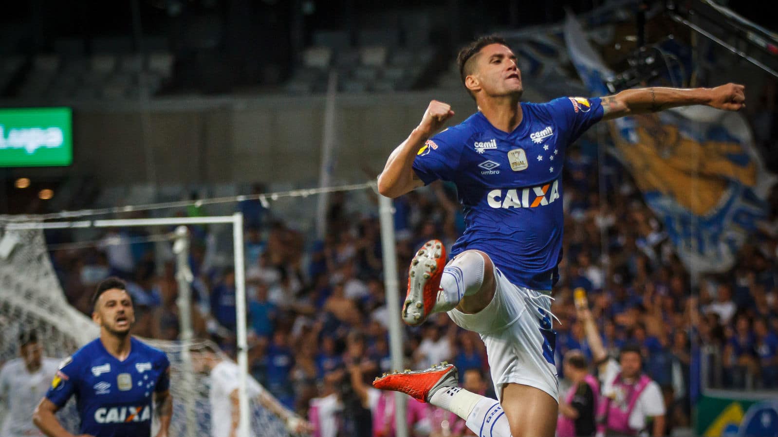 Thiago Neves deu sua resposta na melhor hora, chamando o jogo e crescendo em mais uma final
