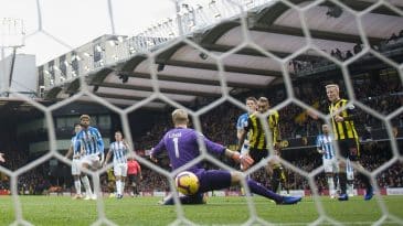 Sobrou habilidade nestes dois golaços do Watford, fazendo fila na defesa adversária
