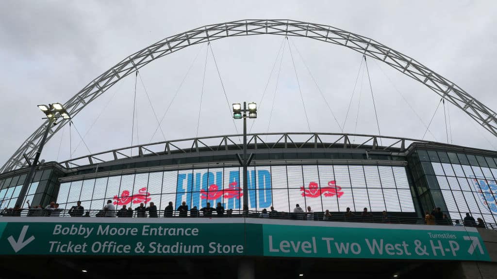 Dono do Fulham retira proposta, e Wembley continuar&aacute; nas m&atilde;os da FA