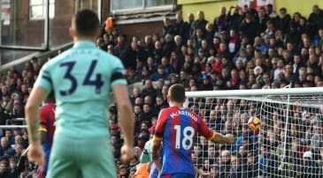 O golaço de Xhaka não adiantou tanto ao Arsenal, que viu sua boa sequência ser rompida pelo Palace