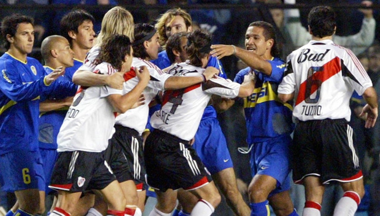O document&aacute;rio que reconta com ares de &eacute;pico o Boca x River da Libertadores de 2004