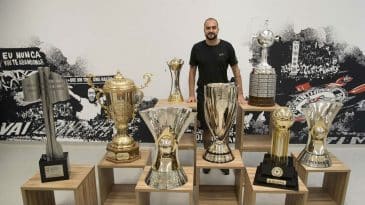 Danilo zelou pelo Corinthians como sua morada e o coração da Fiel sempre será seu lar