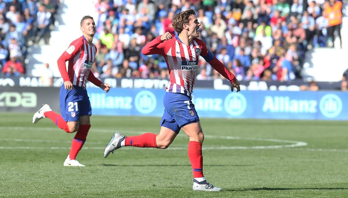 O gola&ccedil;o de Griezmann cobrando falta pouco serviu, em novo trope&ccedil;o do Atl&eacute;tico de Madrid