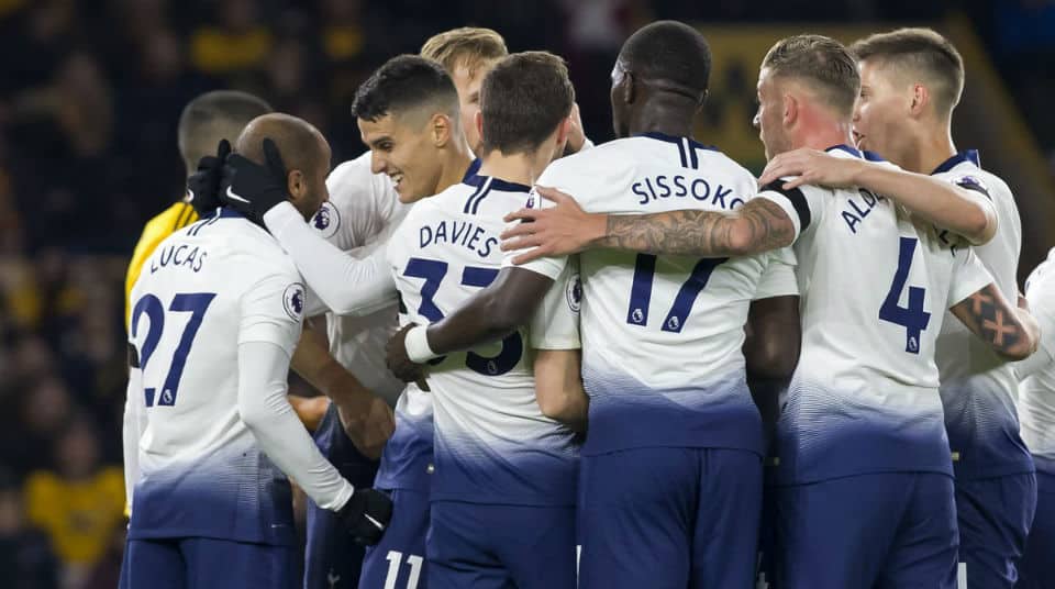 Num duelo eletrizante, o Tottenham conquistou uma vit&oacute;ria de peso para voltar ao G-4