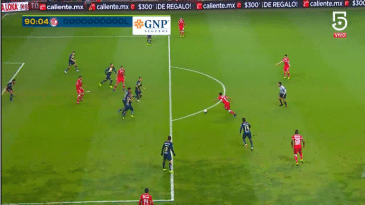 Uma só finta driblou três, deixando dois no chão, e valeu um golaço decisivo aos 51 do 2° tempo