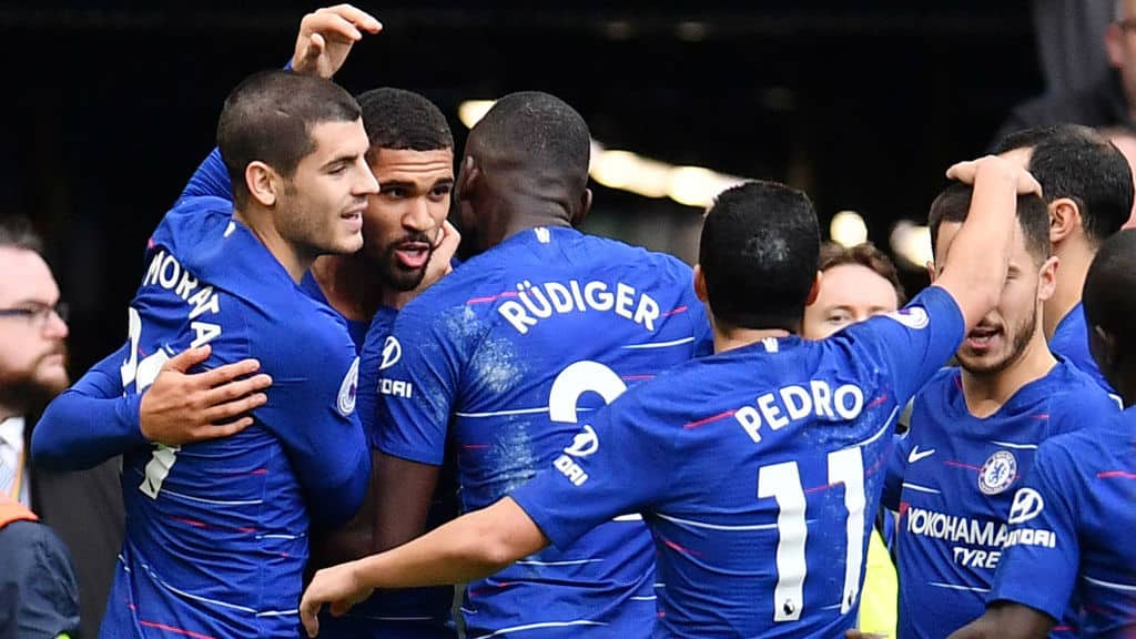 Chelsea teve trabalho contra o Fulham, mais competitivo com Ranieri