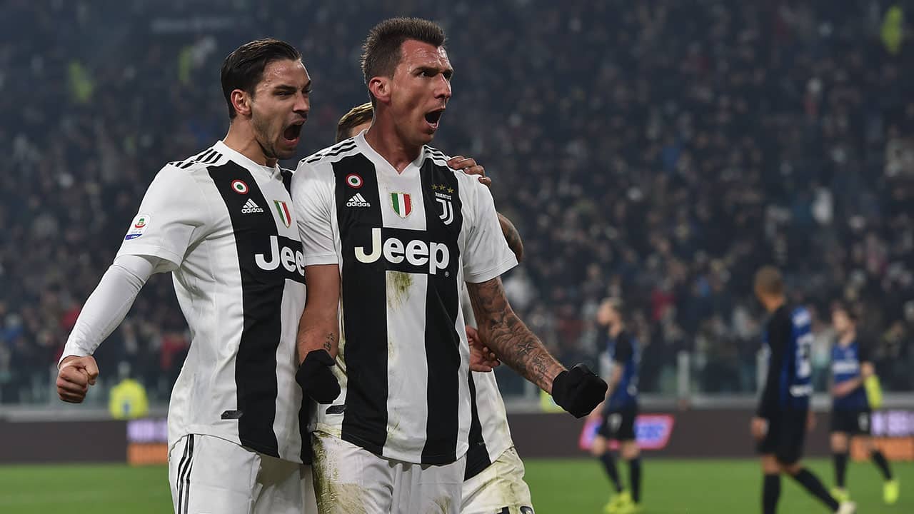 Com paci&ecirc;ncia, Juventus arranca vit&oacute;ria em jogo duro com a Inter e abre 14 pontos da rival