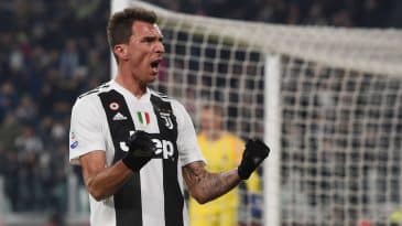 Manduzkic marca em vitória contra Roma e Juventus chega a 16 vitórias em 17 jogos