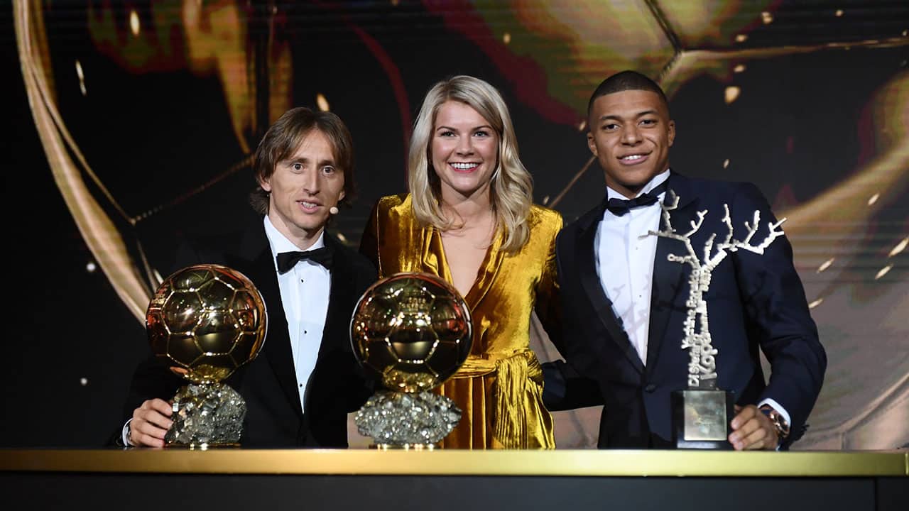 Ada Hegerberg &eacute; primeira mulher a vencer a Bola de Ouro; Modric completa trinca de pr&ecirc;mios