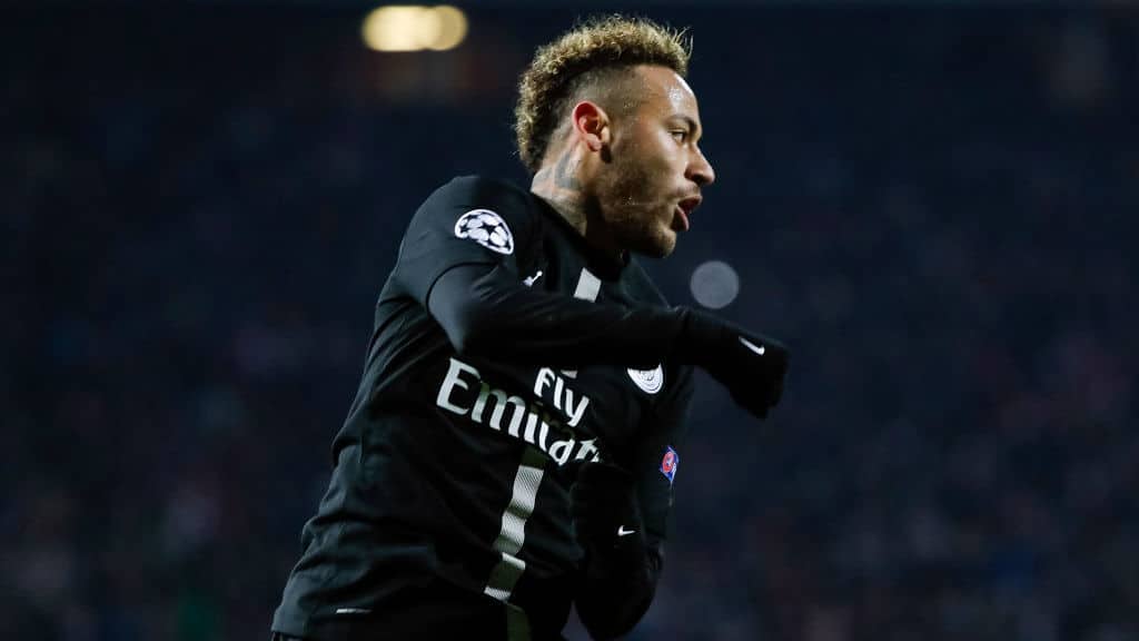 Depois de alguns sustos, PSG passa em primeiro, com um belo gol de Neymar