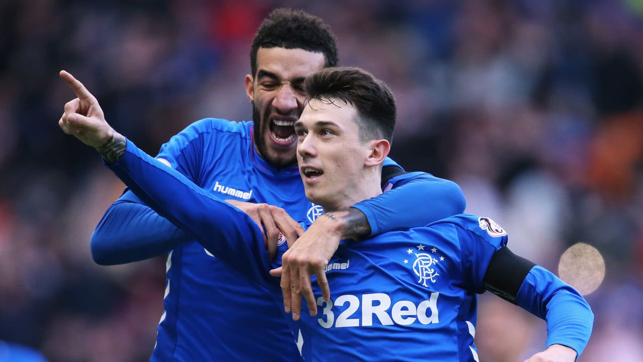 Rangers amassa Celtic no Ibrox, vence e torcida pode gritar: temos um campeonato na Esc&oacute;cia
