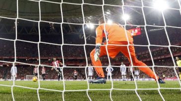 Se existe golaço de pênalti, este de Aduriz sem tomar distância merece ser considerado um