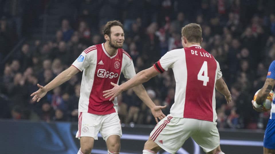 Mesmo na zaga, Blind curtiu uma de artilheiro e anotou tr&ecirc;s gols nos 8 a 0 do Ajax