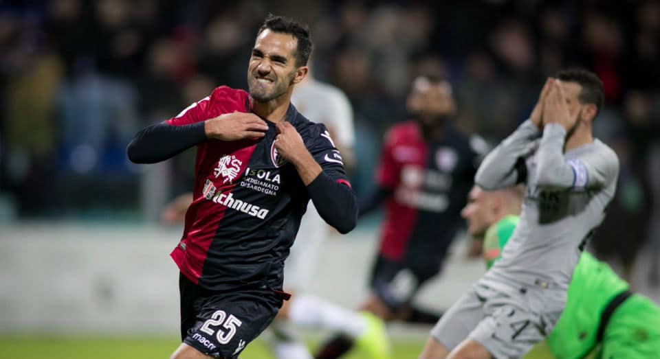 A Roma se superou na romada, ao tomar o empate com dois a mais aos 50 do 2&deg; tempo