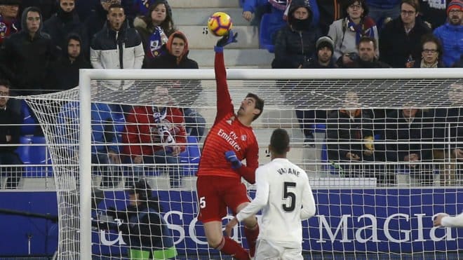 O portentoso Huesca levou o Real Madrid a tomar sufoco e fazer cera, mas a vit&oacute;ria foi merengue