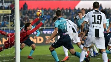 Ronaldo saiu do banco e salvou a invencibilidade da Juve, arrancando o empate contra a Atalanta