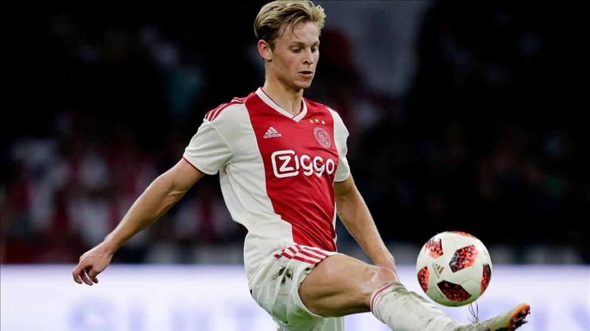 Al&eacute;m do talento, Frenkie de Jong indica ter uma mente privilegiada para entender o jogo e desfrut&aacute;-lo
