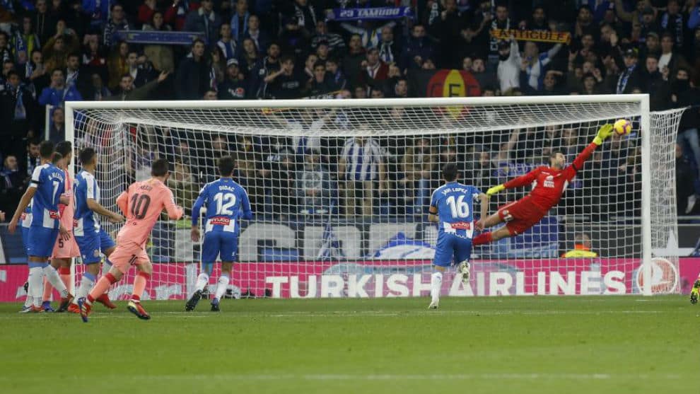 Filmada das arquibancadas, a perfei&ccedil;&atilde;o de Messi nas faltas fica ainda mais clara (e sensacional)