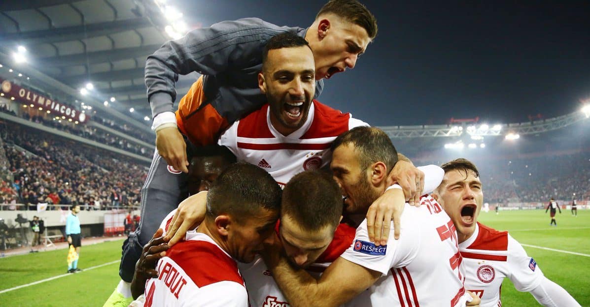 Pireu se incendiou e o Olympiacos alcan&ccedil;ou seu milagre para eliminar o Milan na Liga Europa