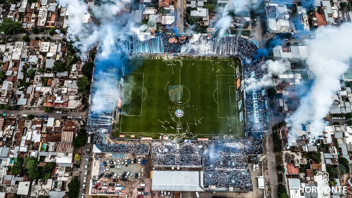 Tucum&aacute;n ofereceu imagens de paix&atilde;o e loucura, com seu primeiro cl&aacute;ssico na elite desde 1981