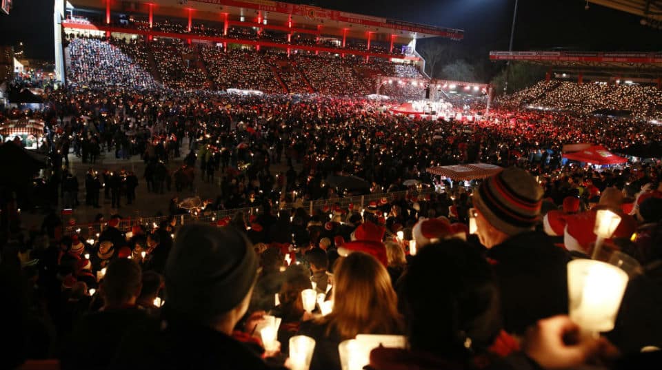 O Union Berlim colocou 28,5 mil no est&aacute;dio para a sua tradicional celebra&ccedil;&atilde;o do Natal