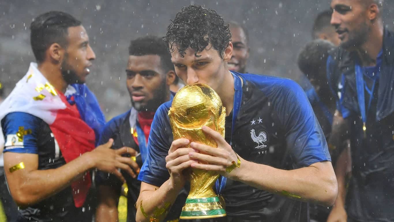 Bayern refor&ccedil;a defesa para pr&oacute;xima temporada com Benjamin Pavard, campe&atilde;o do mundo