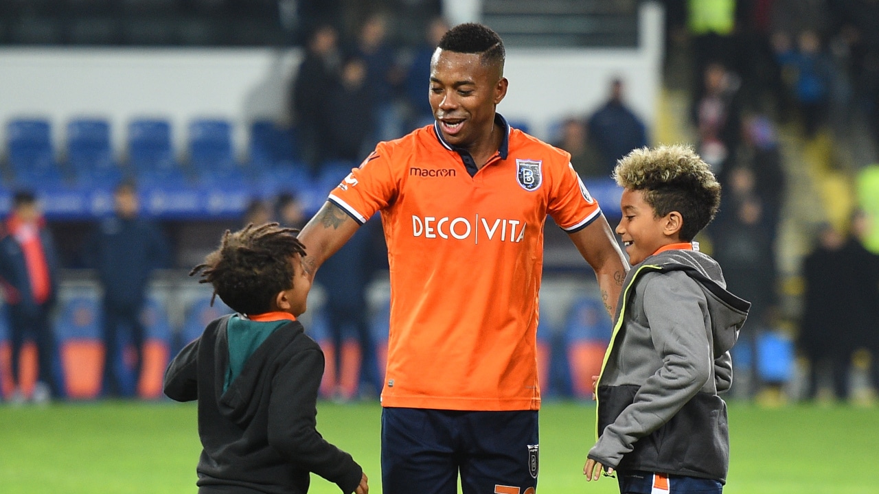 Como o l&iacute;der do Campeonato Turco, Basaksehir, se tornou projeto pol&iacute;tico de Erdogan e cheio de estrelas