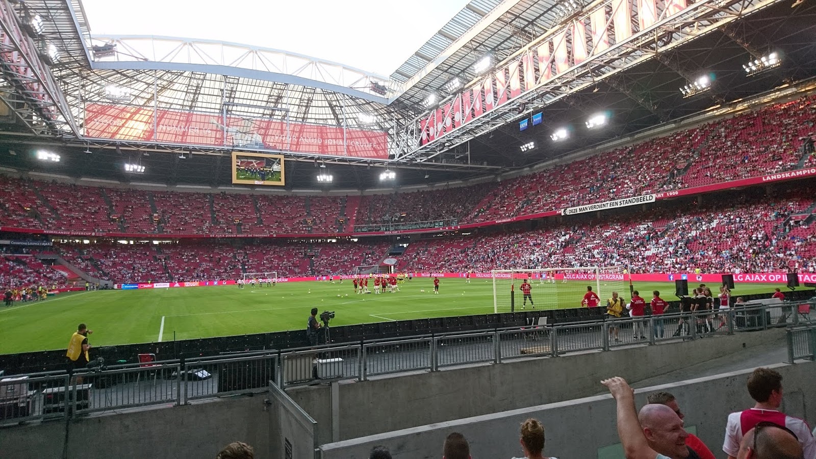 Depois de esgotar os ingressos, o Ajax ainda pretende lotar um gin&aacute;sio para o jogo contra o Real Madrid