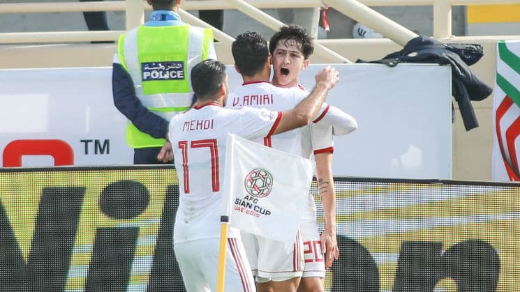 Azmoun brilhou com dois gols na vit&oacute;ria que classificou o Ir&atilde; na Copa da &Aacute;sia
