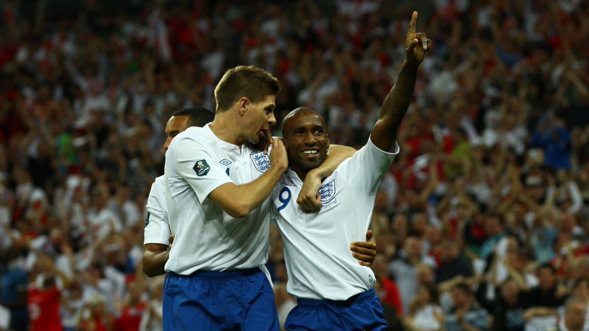 Defoe x Weah, experi&ecirc;ncia x juventude: Rangers e Celtic se refor&ccedil;am na acirrada disputa do Escoc&ecirc;s