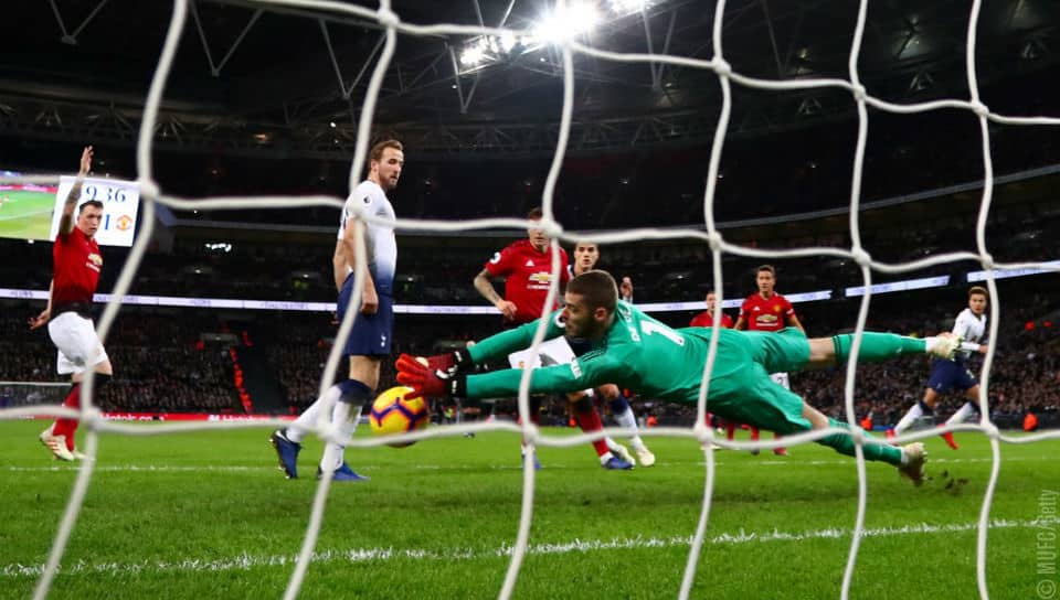 Solskjaer: &ldquo;De Gea est&aacute; desafiando Schmeichel e Van der Sar para ser o melhor goleiro da hist&oacute;ria do United&rdquo;