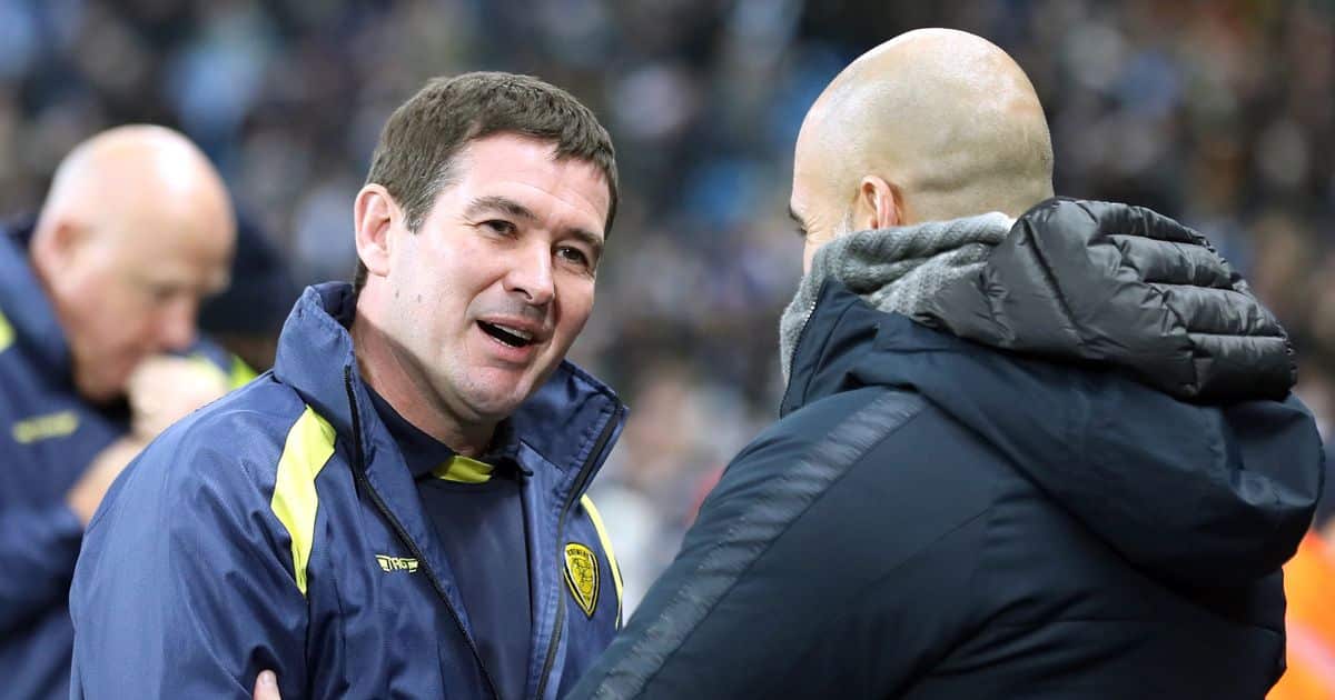 Nigel Clough: &ldquo;Guardiola chamou para uma ta&ccedil;a de vinho ap&oacute;s o jogo, espero que ele tenha mais do que uma ta&ccedil;a&rdquo;