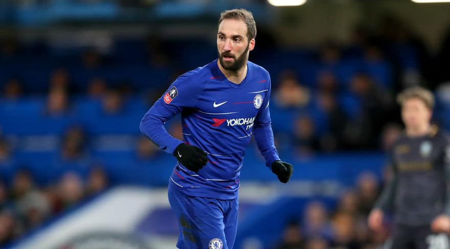 Na estreia de Higua&iacute;n pelo Chelsea, Hudson-Odoi deu motivos para j&aacute; sentirem saudades