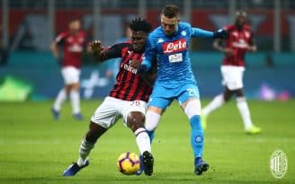 Milan e Napoli fizeram uma partida intensa no San Siro, mas os gols não saíram