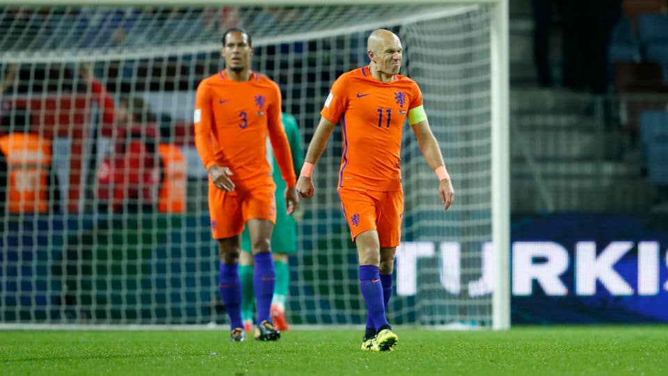 Robben: &ldquo;Estou muito feliz pela maneira como Van Dijk cresceu, pelo patamar que atingiu&rdquo;