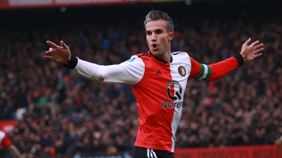 O joga&ccedil;o virou baile: Van Persie consagrou um cl&aacute;ssico lend&aacute;rio, orquestrando os 6&times;2 no Ajax