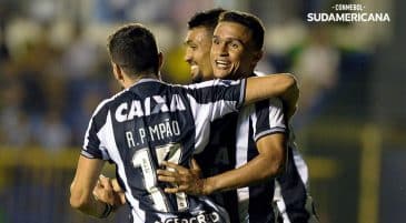 Até gol do meio do campo rolou na vitória gloriosa do Botafogo sobre o Defensa y Justicia