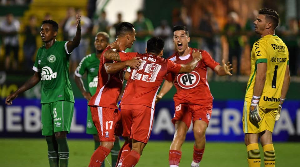 Desta vez, a Arena Cond&aacute; viveu o &eacute;pico &agrave;s avessas, com a classifica&ccedil;&atilde;o heroica da Uni&oacute;n La Calera