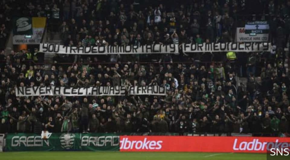 A torcida do Celtic escancarou seu ran&ccedil;o com a sa&iacute;da de Brendan Rodgers ao Leicester